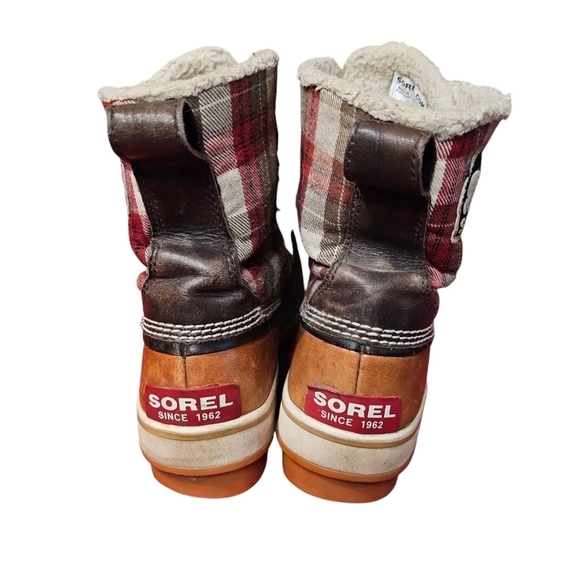 Sorel boots with plaid winter boots. Size 9 - Picture 4 of 7
